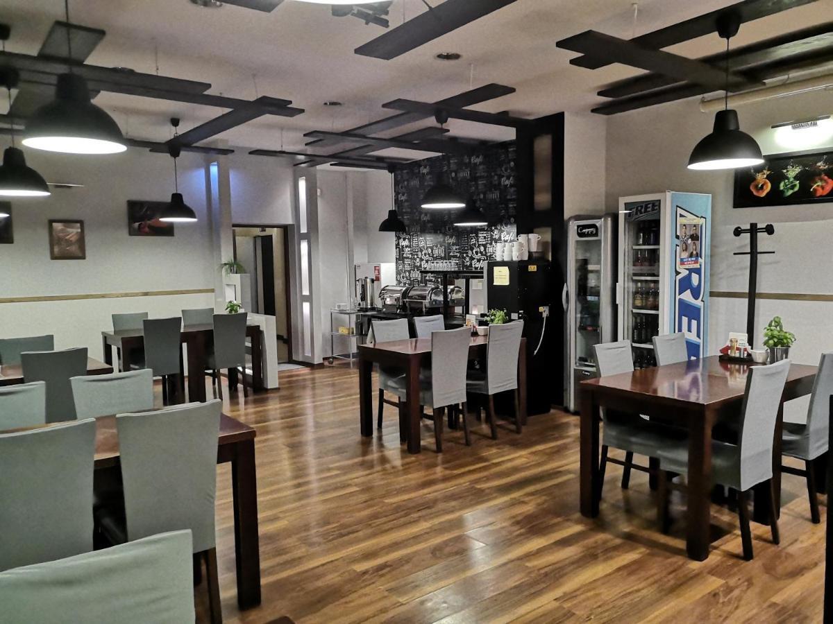 Hotel 1 Płock Εξωτερικό φωτογραφία